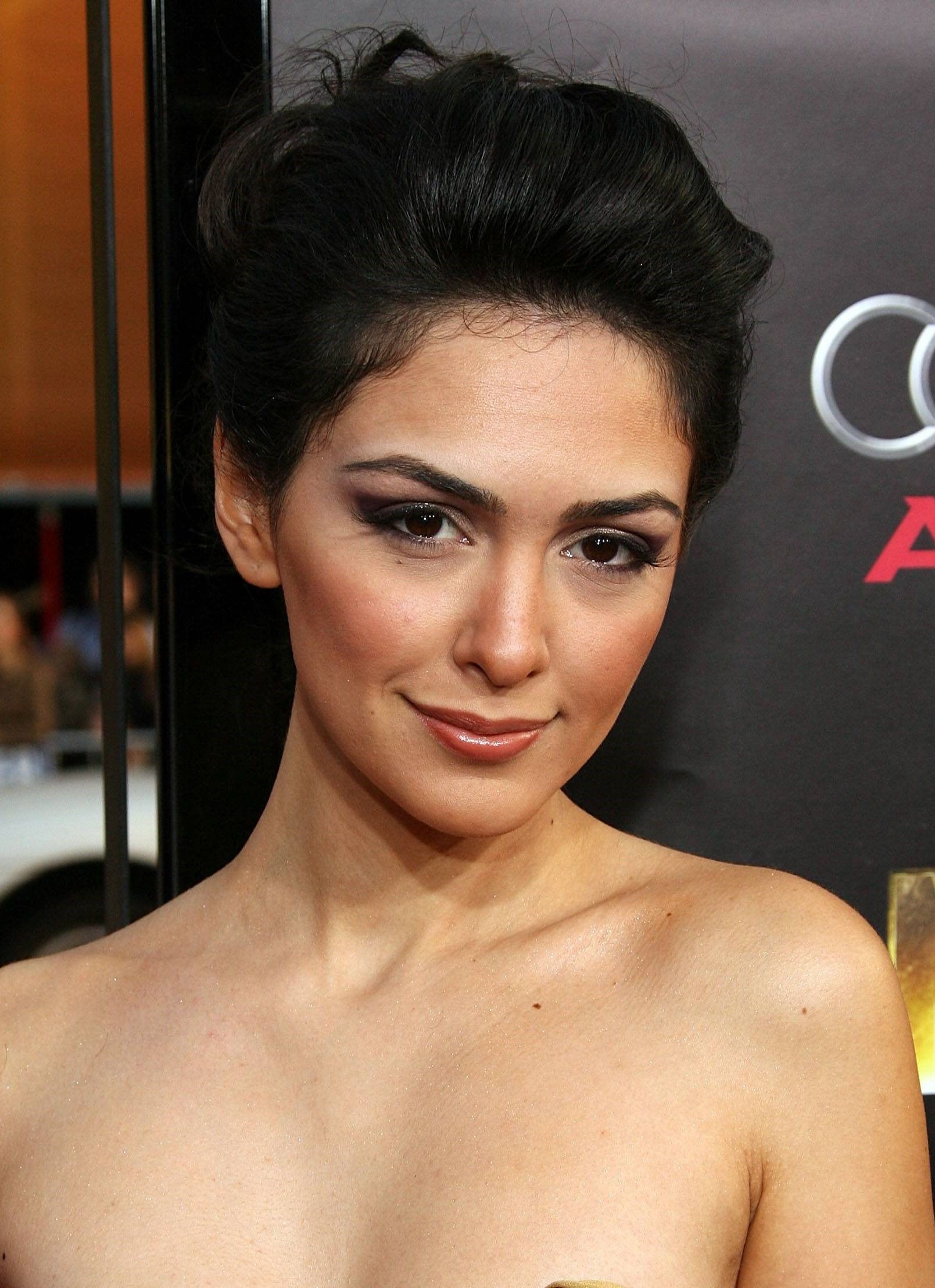 Nazanin Boniadi photos,Tonita Castro photos,Tamala Jones photos,Aaron Stanford photos,Jesse Tyler Ferguson photos,Evan Reilly photos