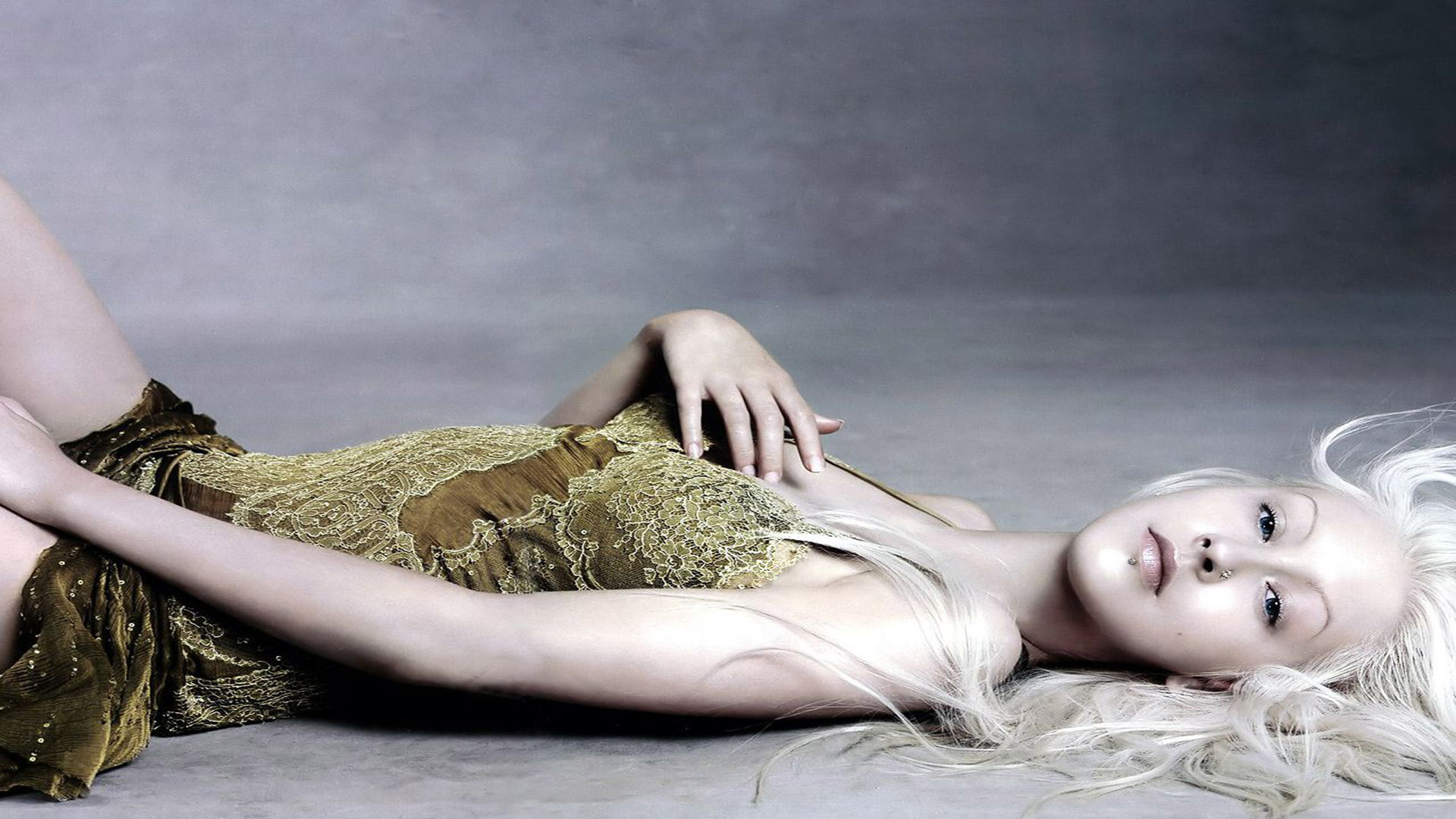 Christina Aquilera photos,Rachel Shelley photos,Britt Robertson photos,Kevin Hanchard photos,Henry Czerny photos,J.K. Simmons photos