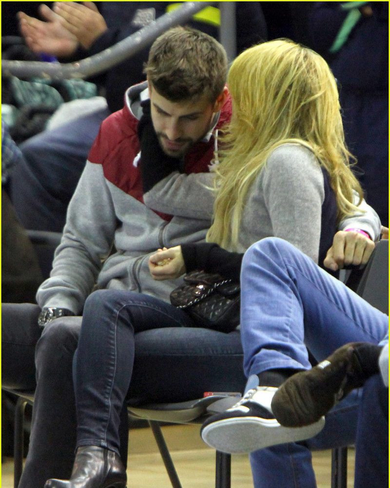 Shakira photos,Adrienne C. Moore photos,Cheyenne Jackson photos,Michael Mando photos,Jennifer Coolidge photos,Robert Carlock photos