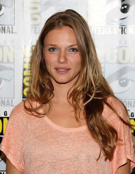 Tracy Spiridakos photos,Morena Baccarin photos,Dee Bradley Baker photos,Craig Parker photos,Julie Schubert photos,Kristin Davis photos