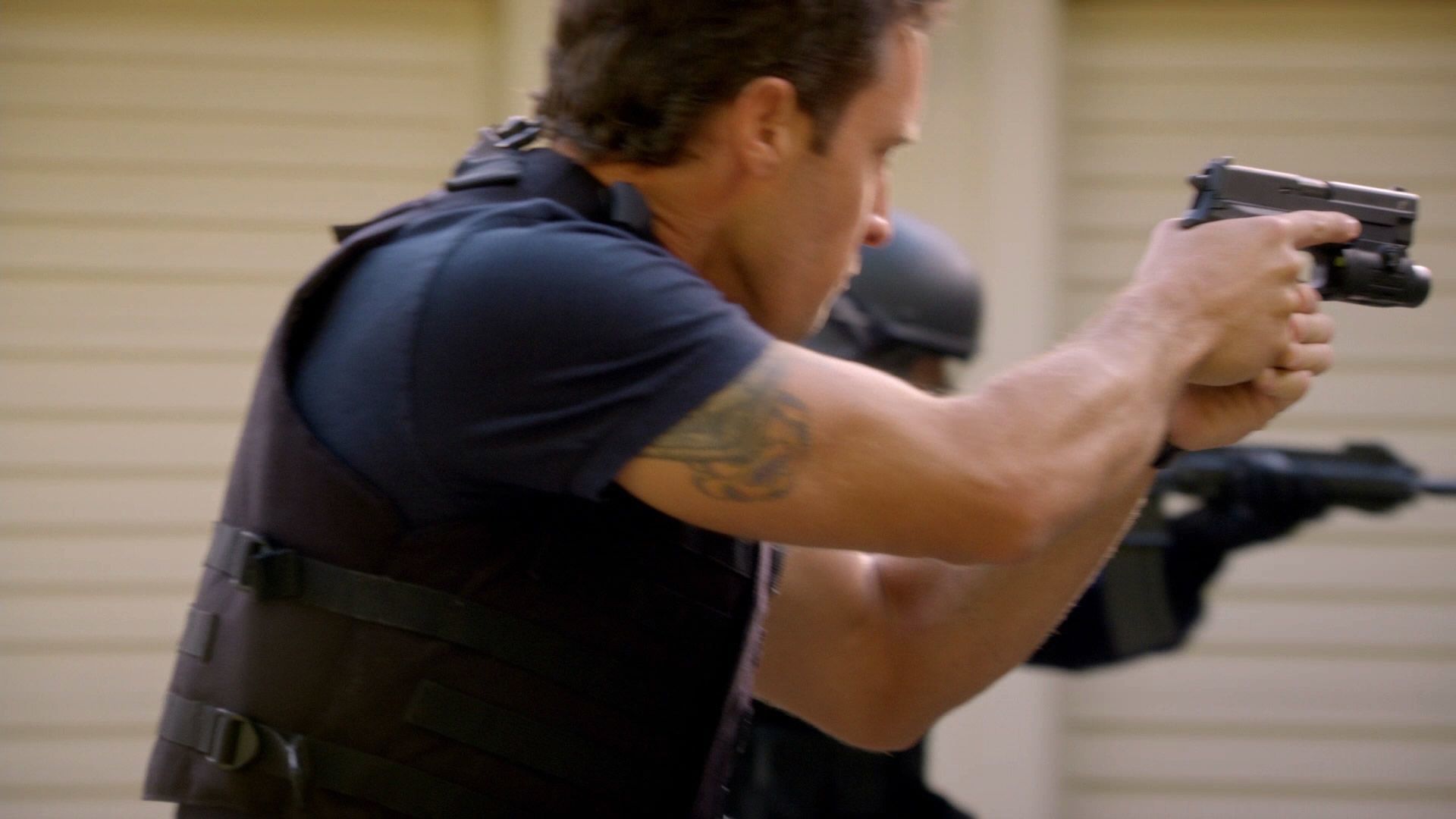 celebrities,artists,bands,lyrics,songs,albums,photos,pictures,images,reviews,discussion,community,members,forum,shows,episode,guides