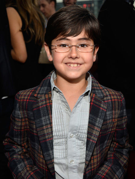 celebrities,artists,bands,lyrics,songs,albums,photos,pictures,images,reviews,discussion,community,members,forum,shows,episode,guides