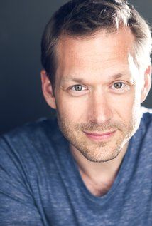 celebrities,artists,bands,lyrics,songs,albums,photos,pictures,images,reviews,discussion,community,members,forum,shows,episode,guides