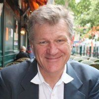 celebrities,artists,bands,lyrics,songs,albums,photos,pictures,images,reviews,discussion,community,members,forum,shows,episode,guides