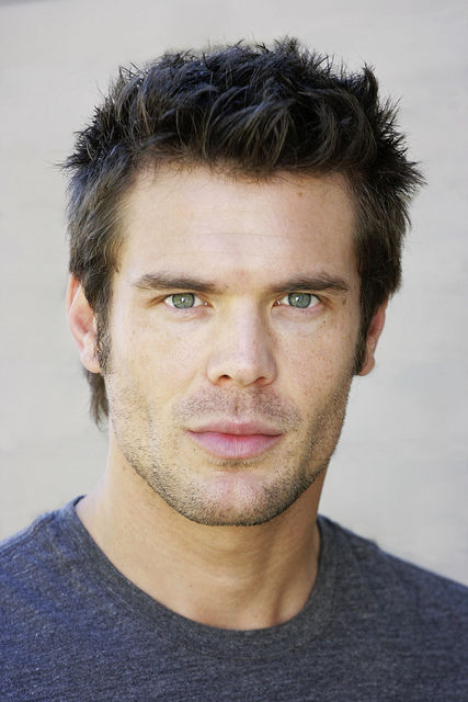 celebrities,artists,bands,lyrics,songs,albums,photos,pictures,images,reviews,discussion,community,members,forum,shows,episode,guides