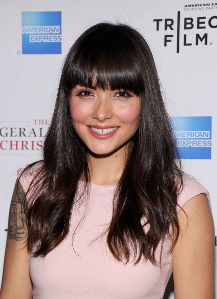 celebrities,artists,bands,lyrics,songs,albums,photos,pictures,images,reviews,discussion,community,members,forum,shows,episode,guides