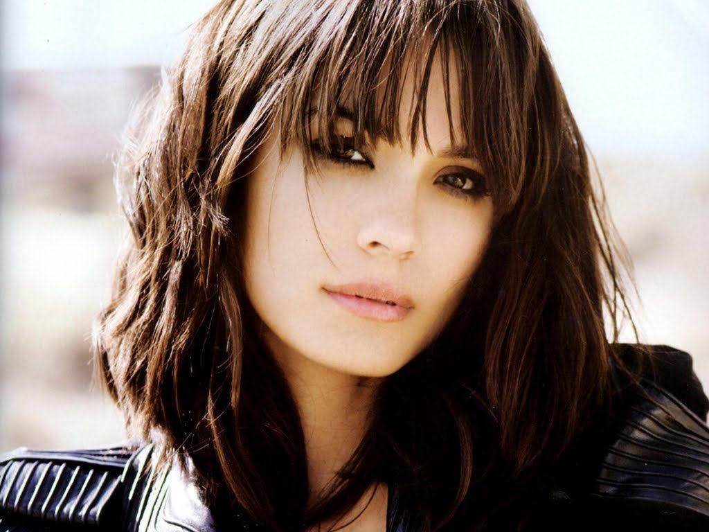 celebrities,artists,bands,lyrics,songs,albums,photos,pictures,images,reviews,discussion,community,members,forum,shows,episode,guides