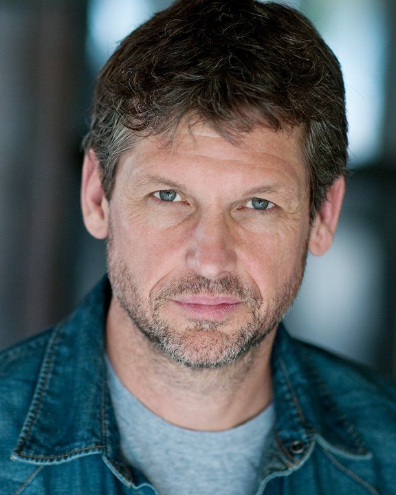 celebrities,artists,bands,lyrics,songs,albums,photos,pictures,images,reviews,discussion,community,members,forum,shows,episode,guides