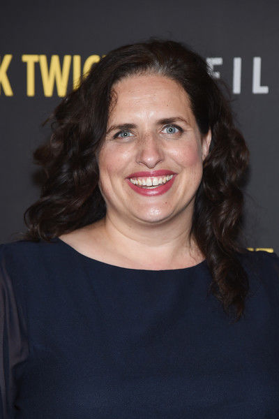 celebrities,artists,bands,lyrics,songs,albums,photos,pictures,images,reviews,discussion,community,members,forum,shows,episode,guides